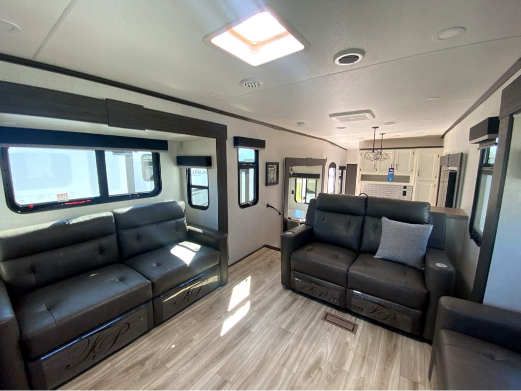 2026 VENTURE RV SPORTTREK 365VFL - Image 13
