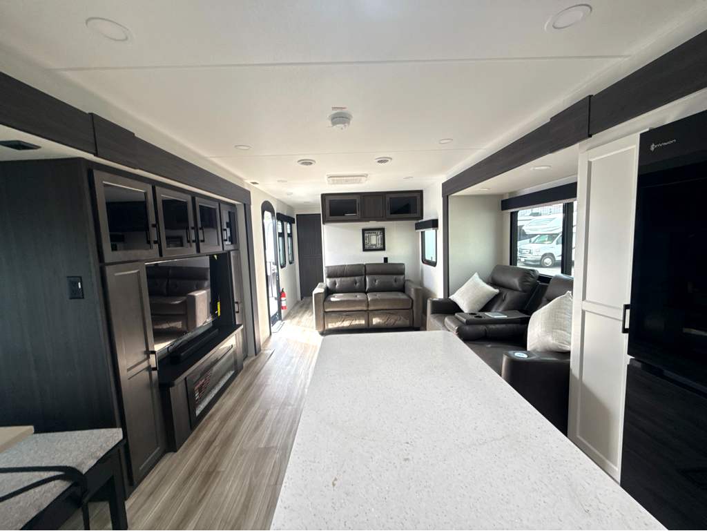 2027 VENTURE RV SPORTTREK 333VFK - Image 15