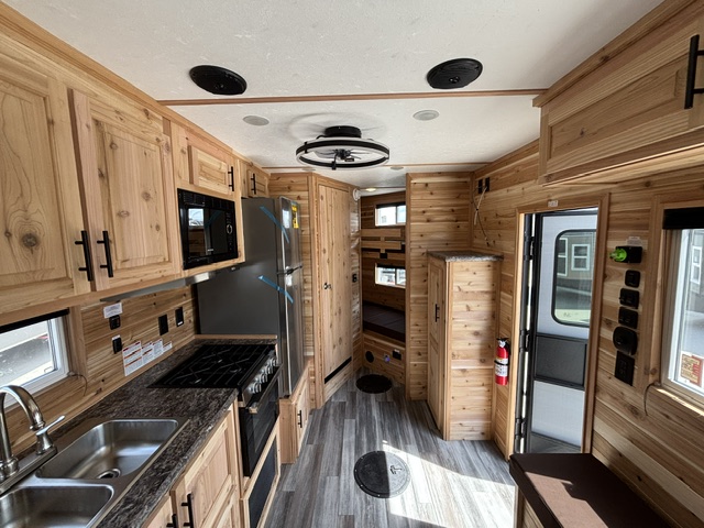 2027 ICE CASTLE RV EXTREME III 8X21 - Image 21