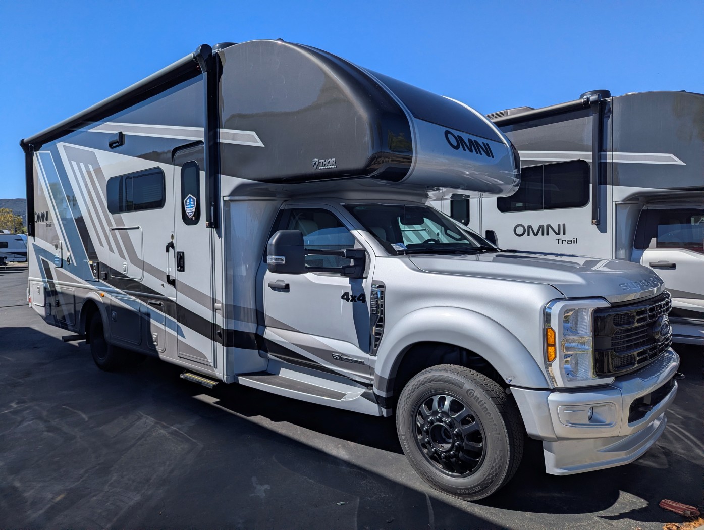2026 Thor Motor Coach Omni Trail S29 - Image 1