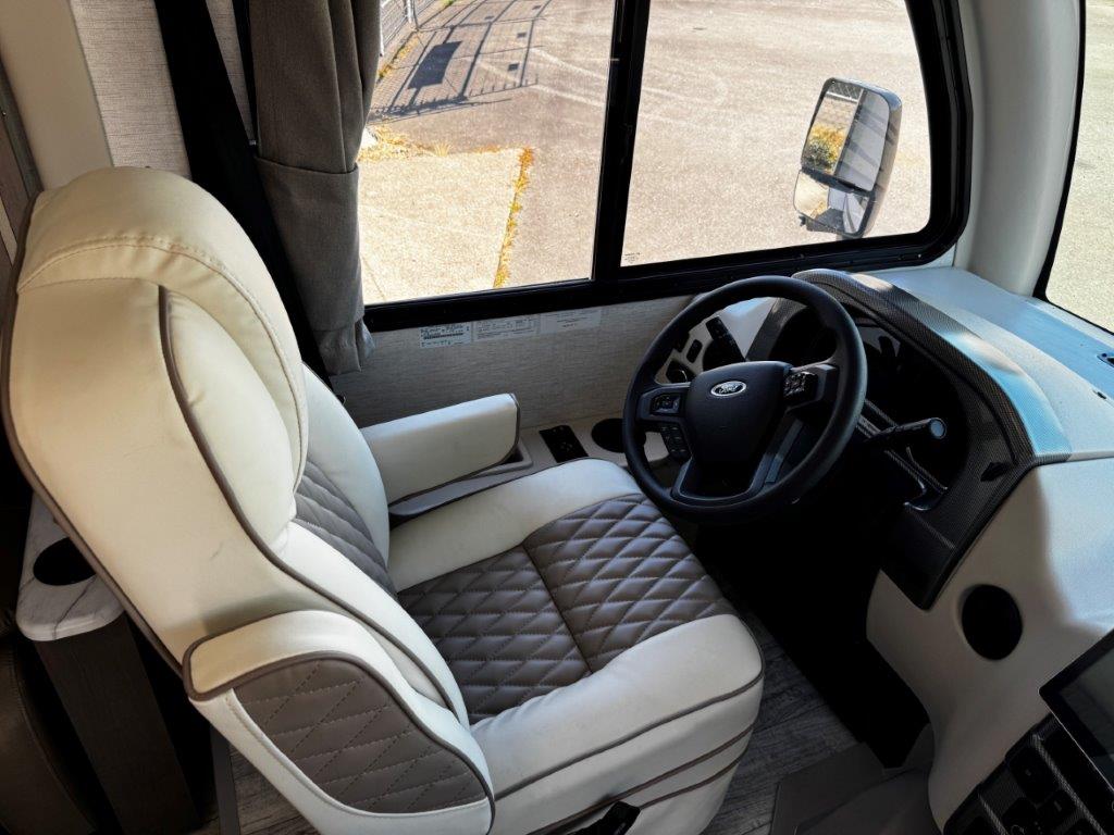 2025 Thor Motor Coach Freedom Traveler A24 - Image 8