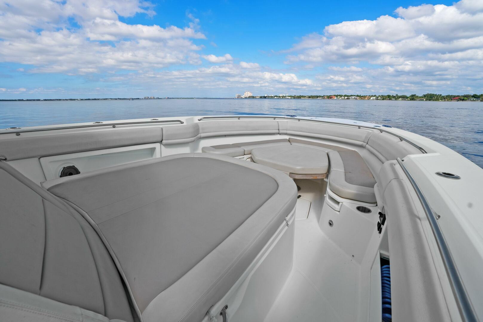 2019 Boston Whaler 380 Outrage - Image 4