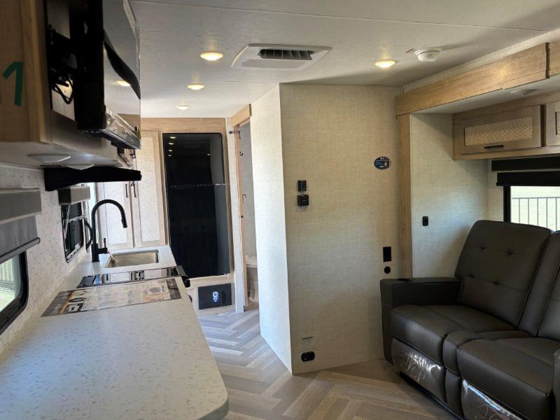 2026 Ember RV E-Series 21FBE - Image 19