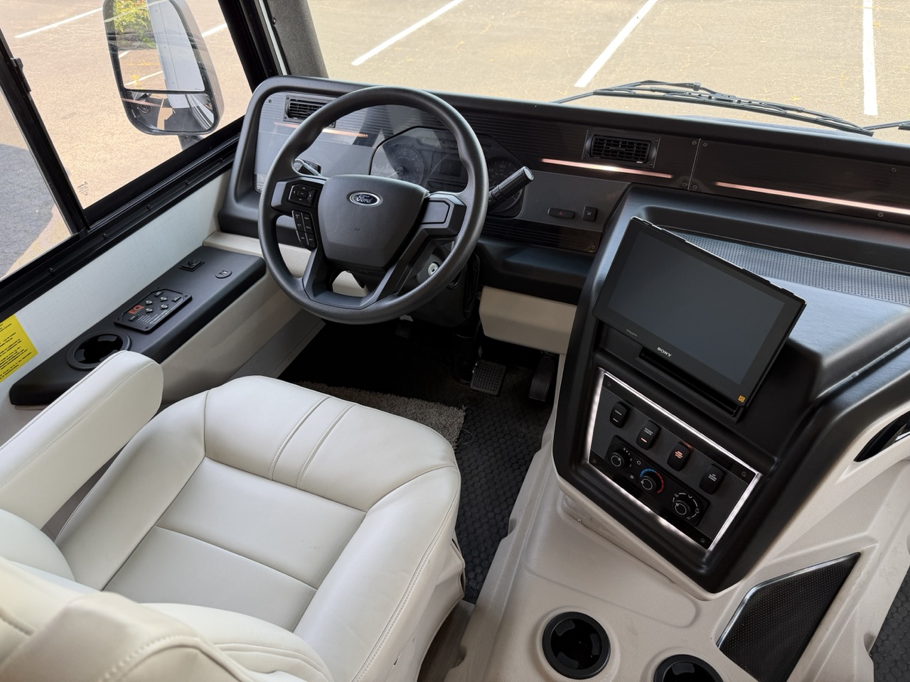 2026 Entegra Coach Vision XL 31UL - Image 5