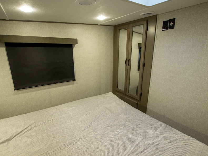 2023 Coachmen Chaparral Lite 25RE - Image 20