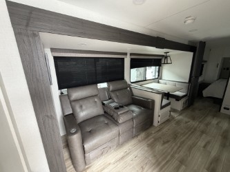 2027 VENTURE RV SIENNA 271VBH - Image 21