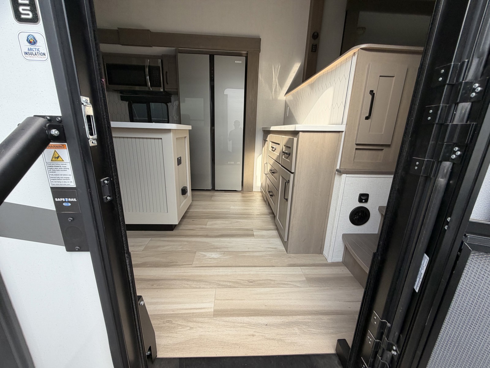 2025 GRAND DESIGN 360FLS - Image 8
