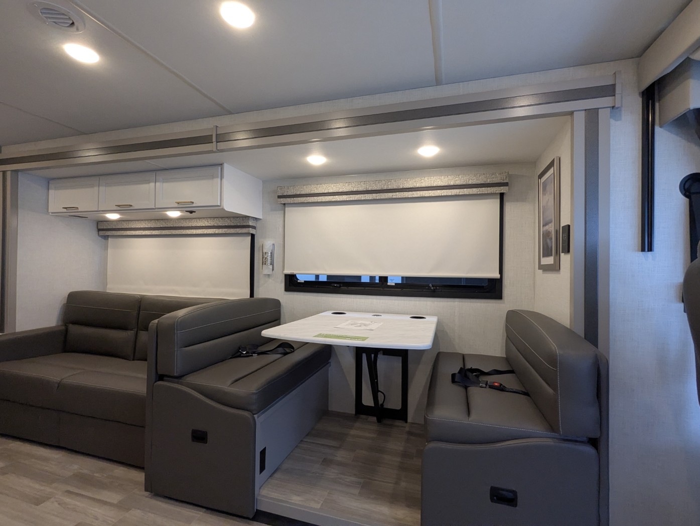 2026 Thor Motor Coach Windsport 35G - Image 10