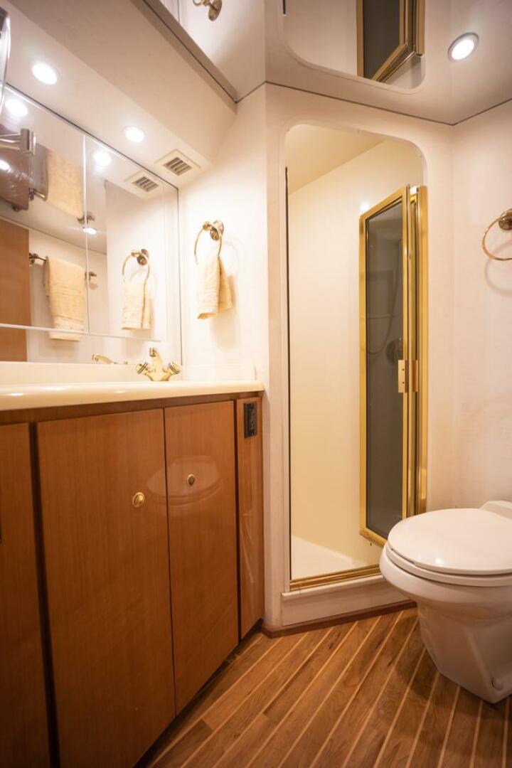 2003 Viking 65 EB - Image 27