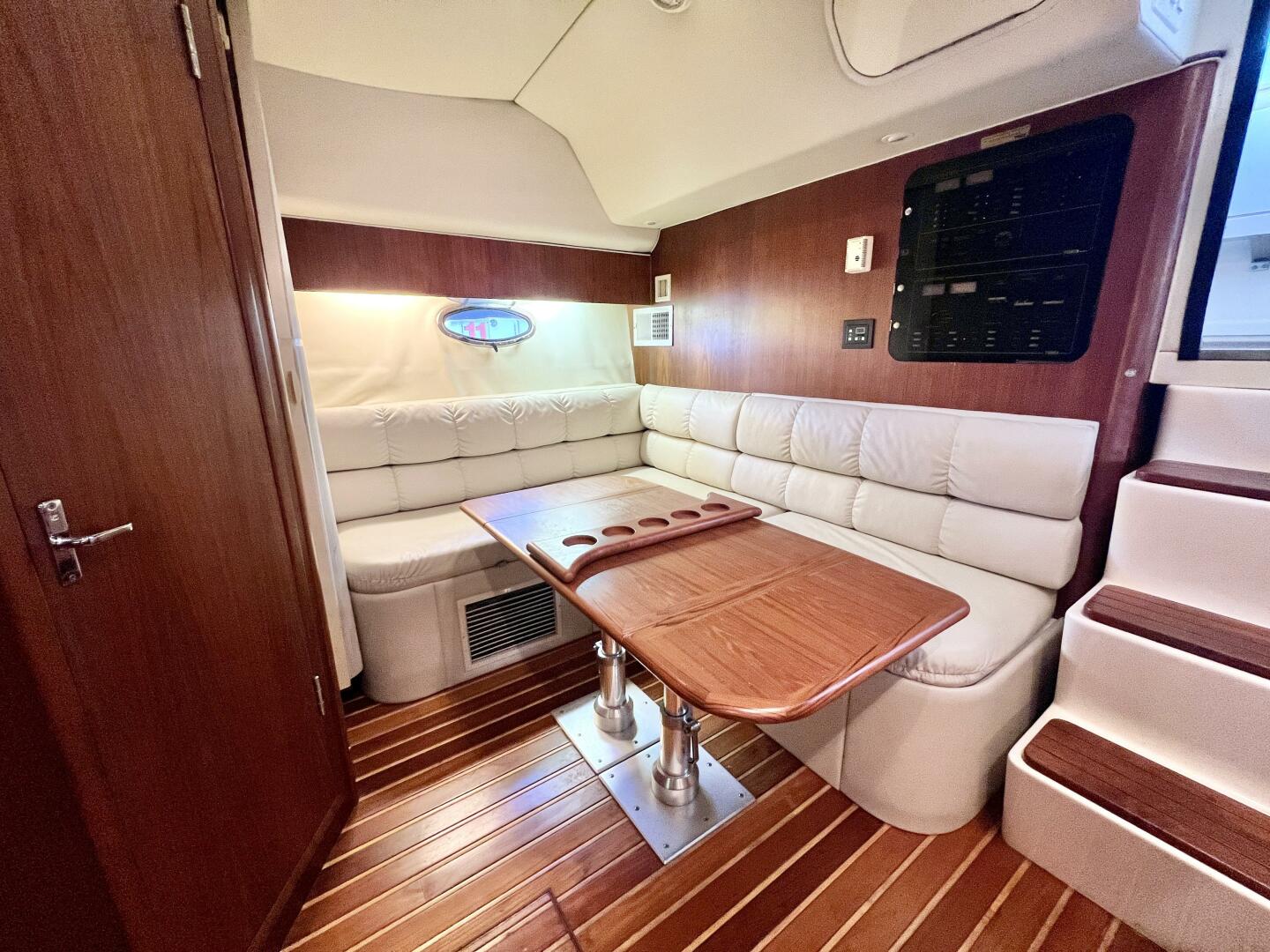 1998 Tiara Yachts 3500 Express - Image 13