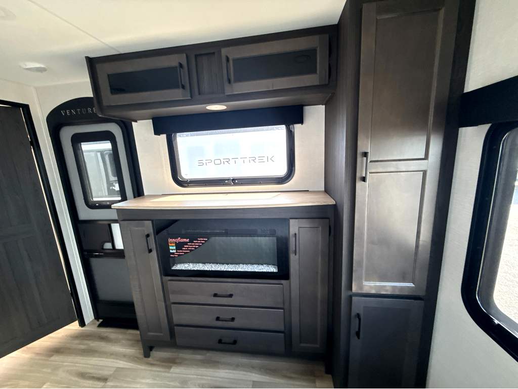 2027 VENTURE RV SPORTTREK 333VFK - Image 24