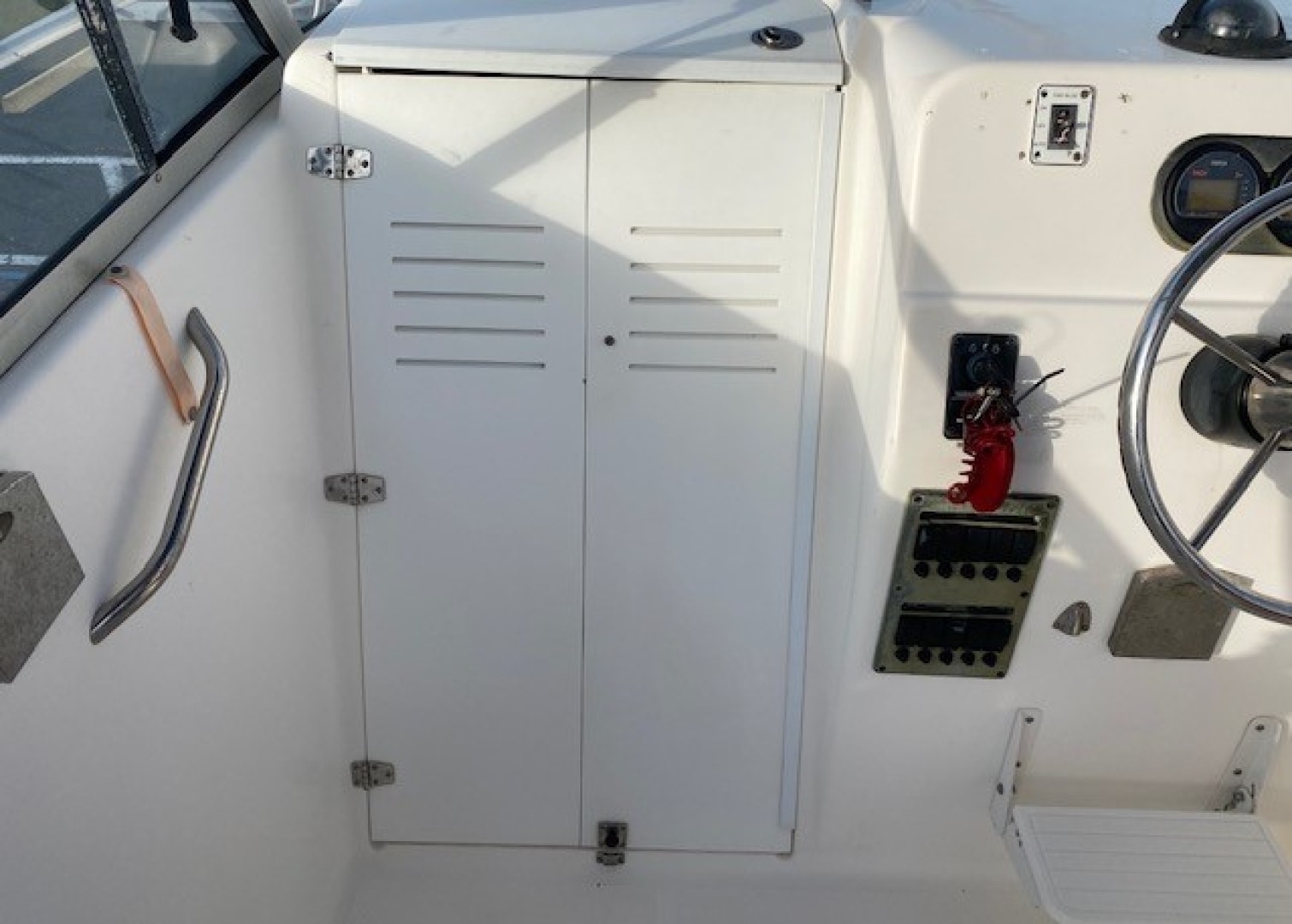 2001 Century 2300 Walkaround - Image 17