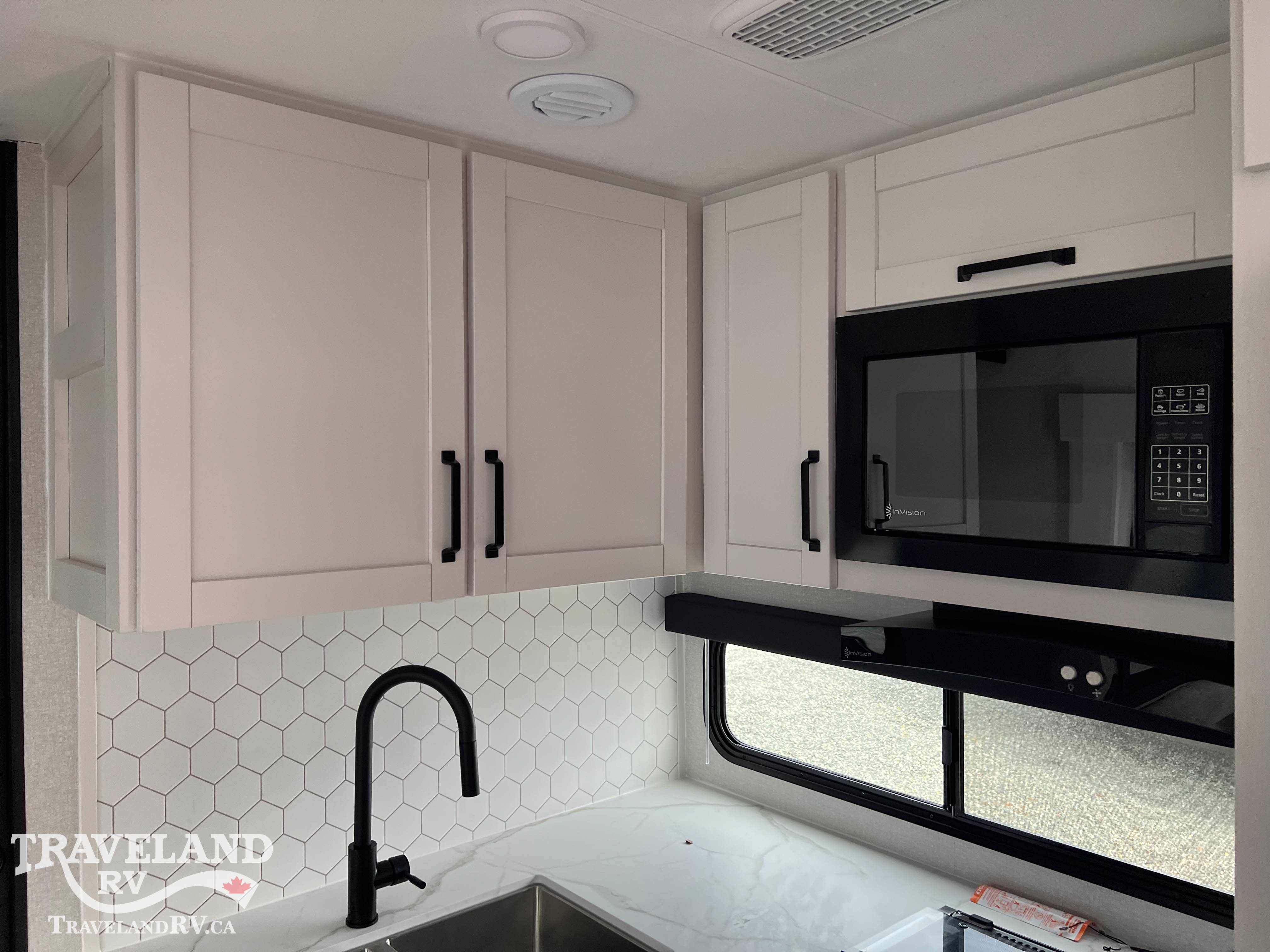 2026 Highland Ridge Roamer Light Duty 27RBOS - Image 12