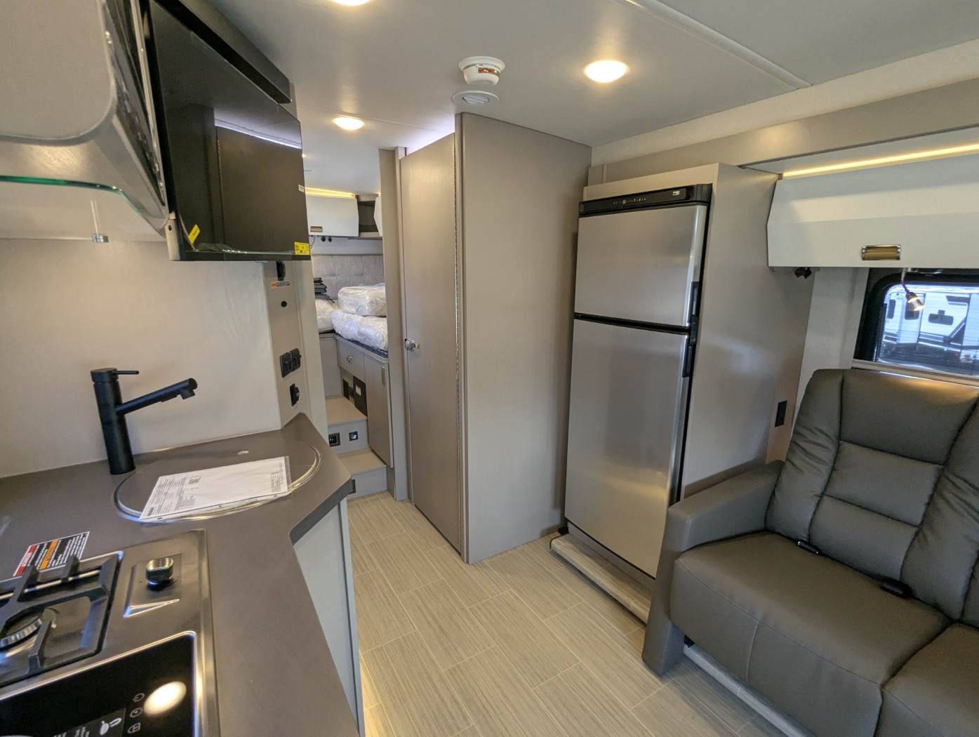 2027 Winnebago View 24R - Image 10