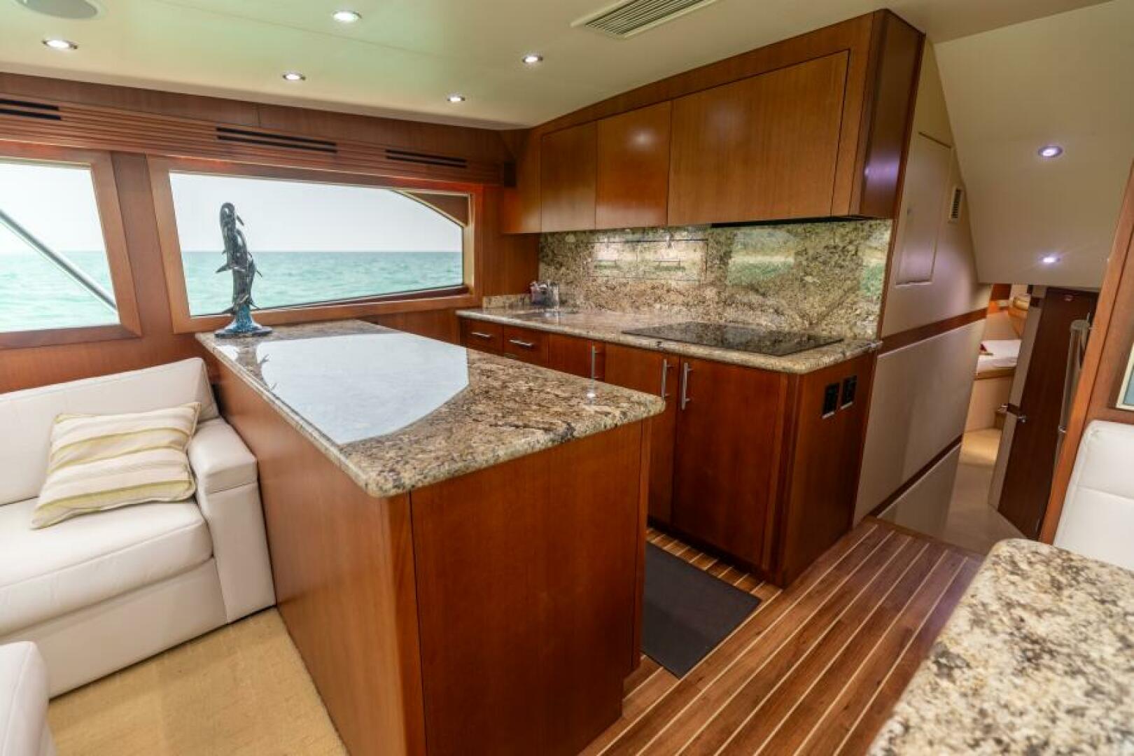 2008 Hatteras 60 Convertible - Image 9