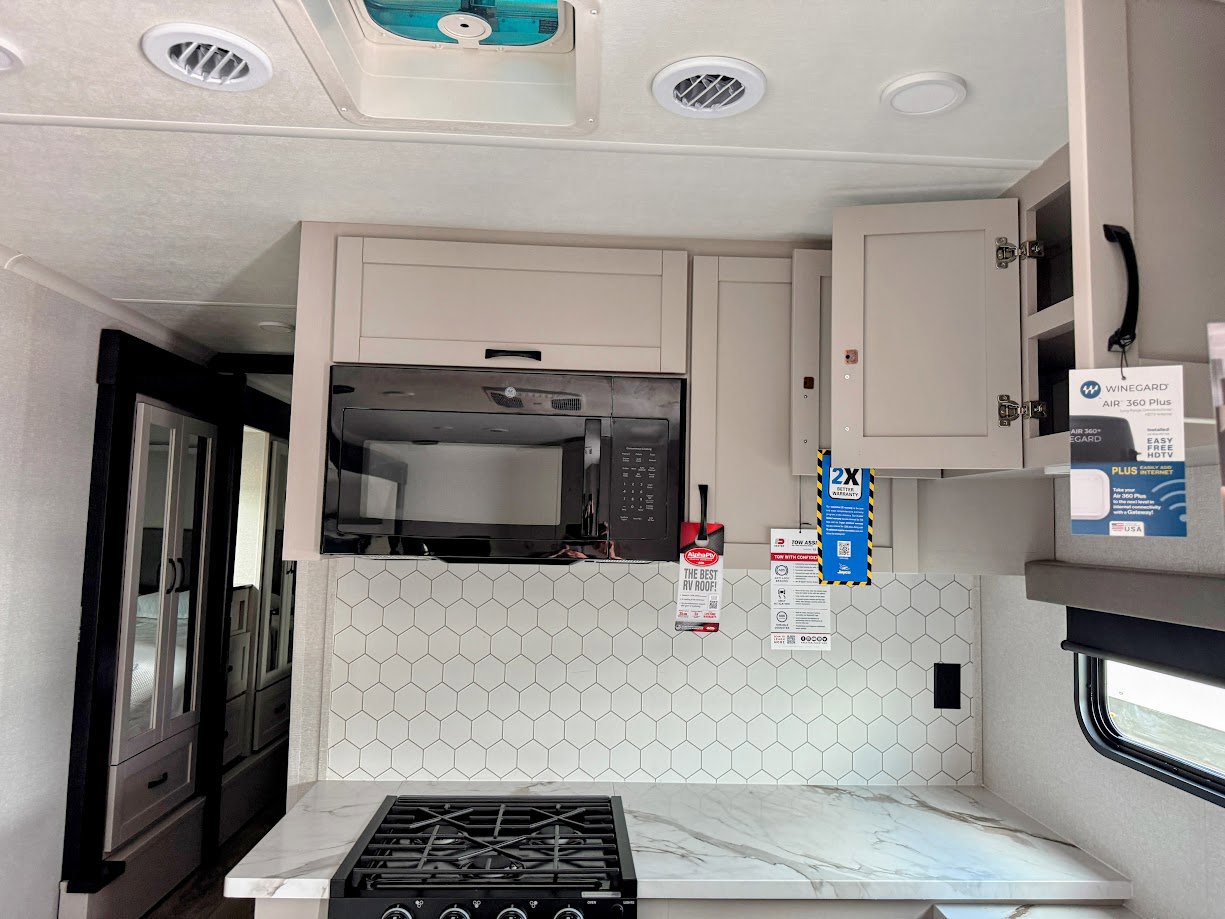 2026 JAYCO SEISMIC 413 - Image 31