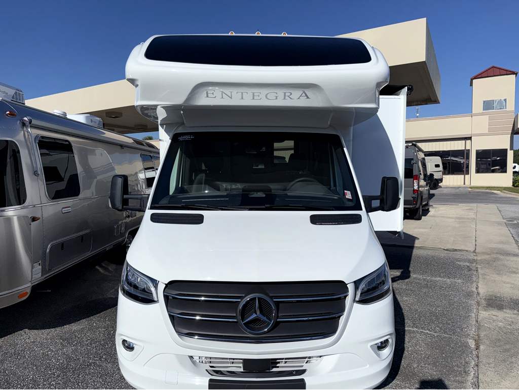 2027 ENTEGRA COACH QWEST 25L - Image 6