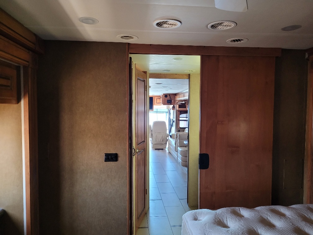 2012 Monaco RV Knight 40PDQ - Image 26
