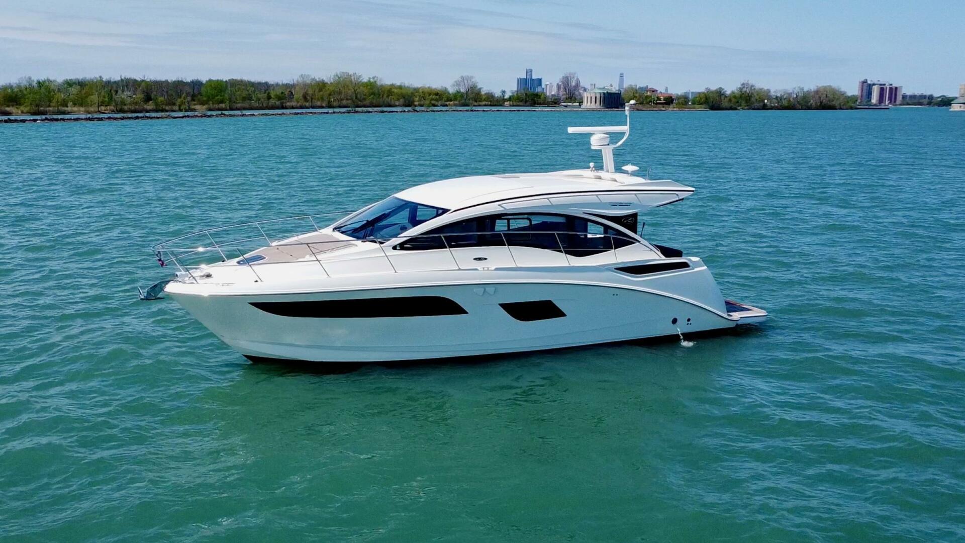 2017 Sea Ray 400 Sundancer - Image 1