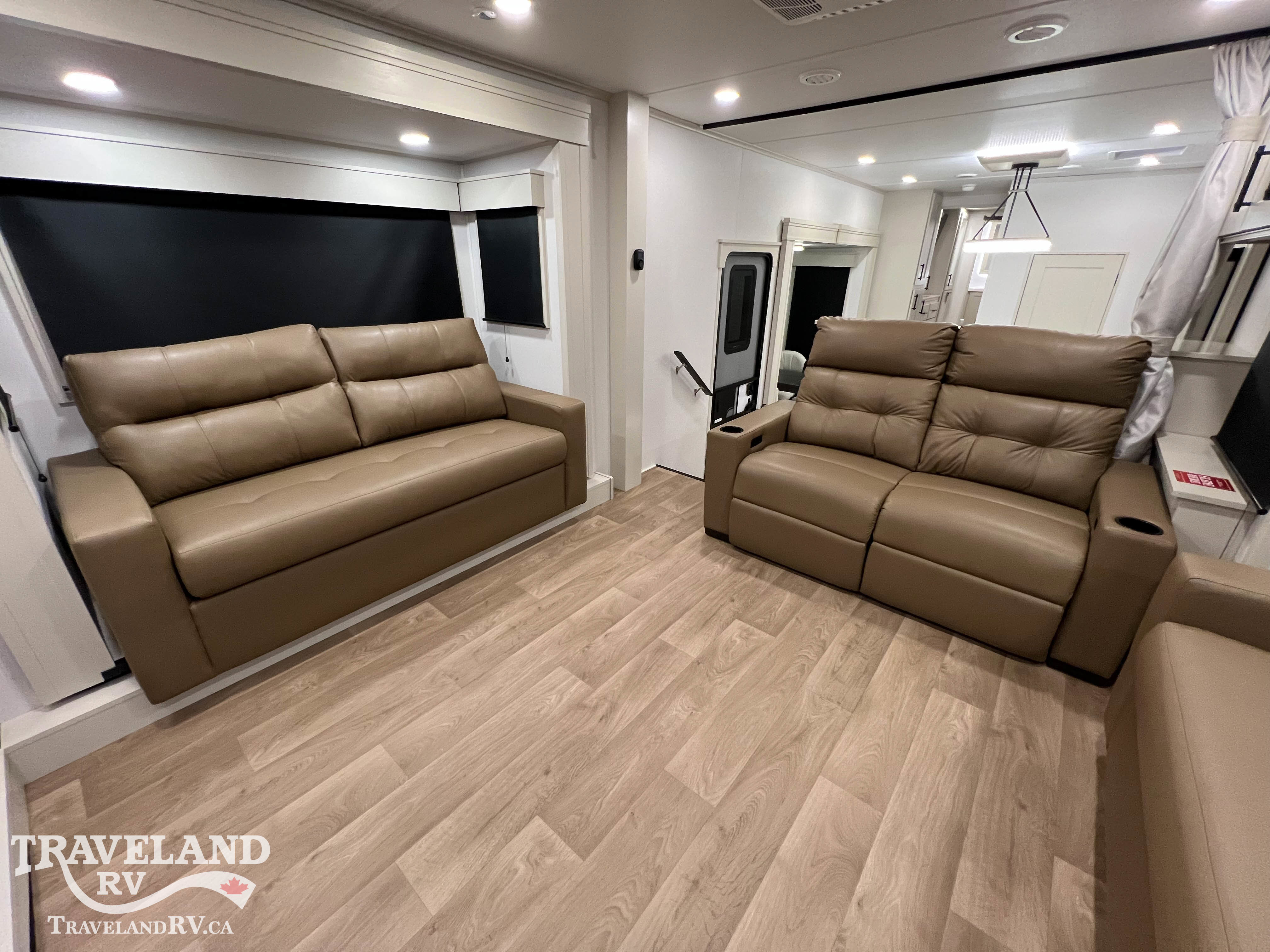 2026 Grand Design Solitude 380FL - Image 34