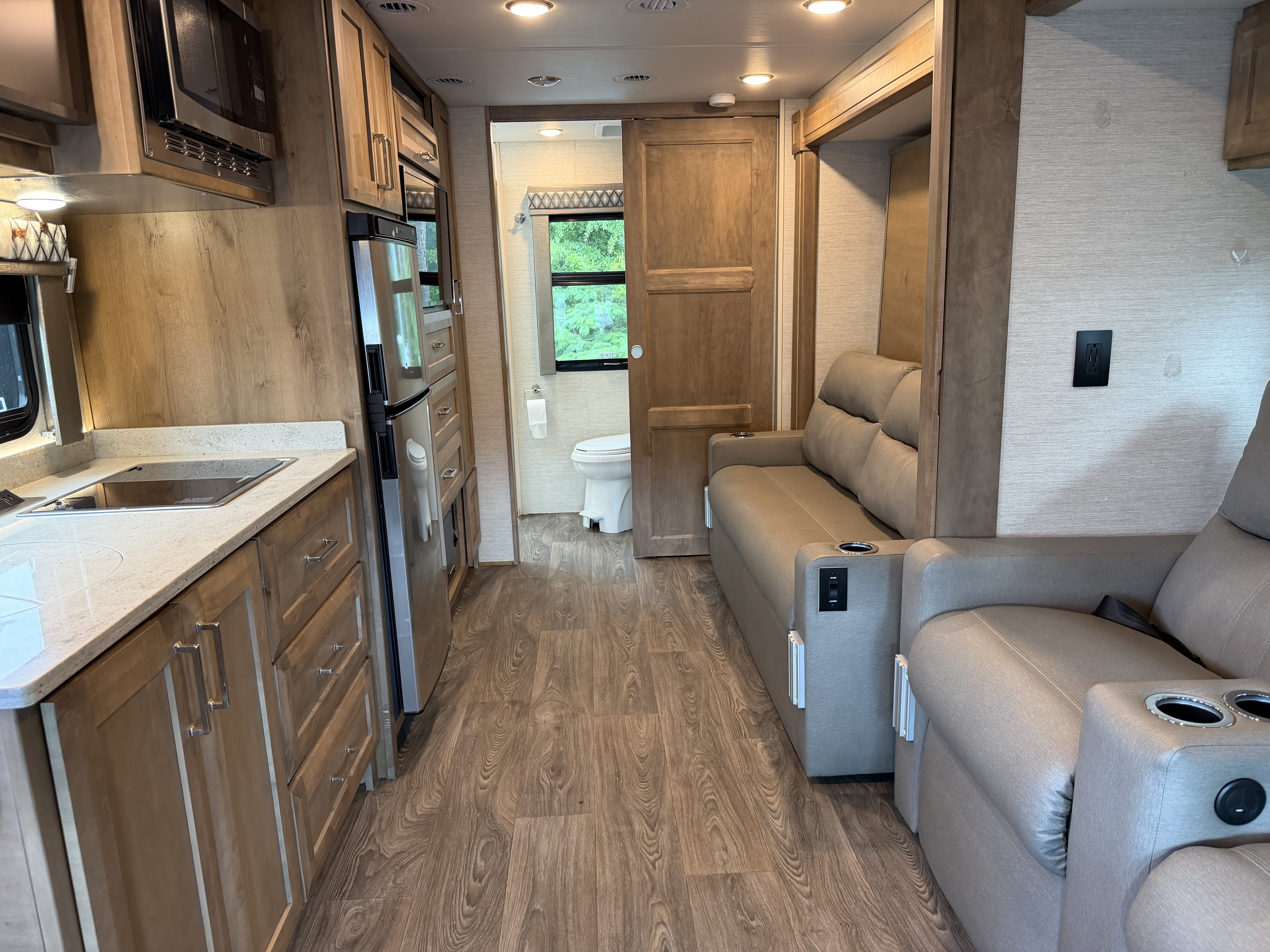 2022 TIFFIN WAYFARER 25 RW - Image 8