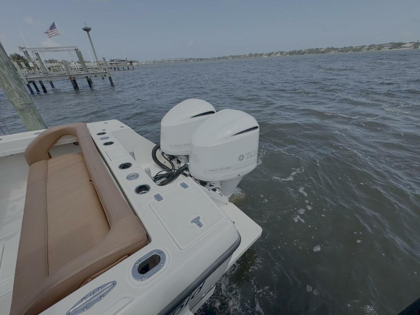 2004 Intrepid 32 CUDDY - Image 8