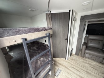 2027 VENTURE RV SIENNA 271VBH - Image 24