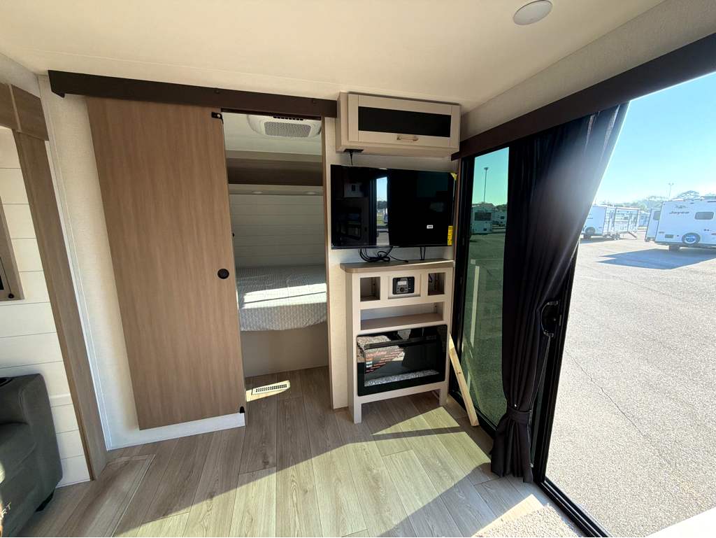 2027 JAYCO JAY FLIGHT 380DQS - Image 14