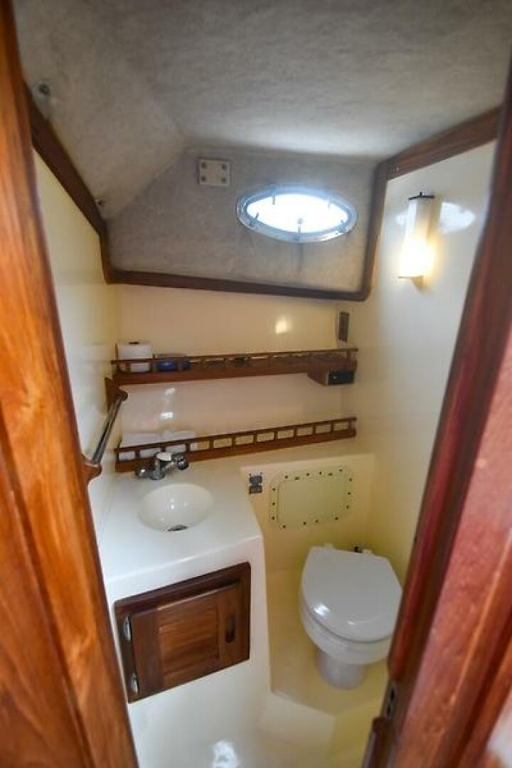 1998 Albemarle 285 Express - Image 34