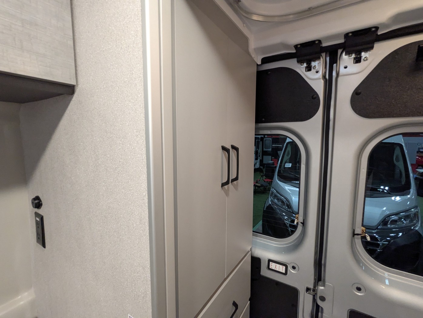 2026 Thor Motor Coach Tellaro 20LS - Image 21