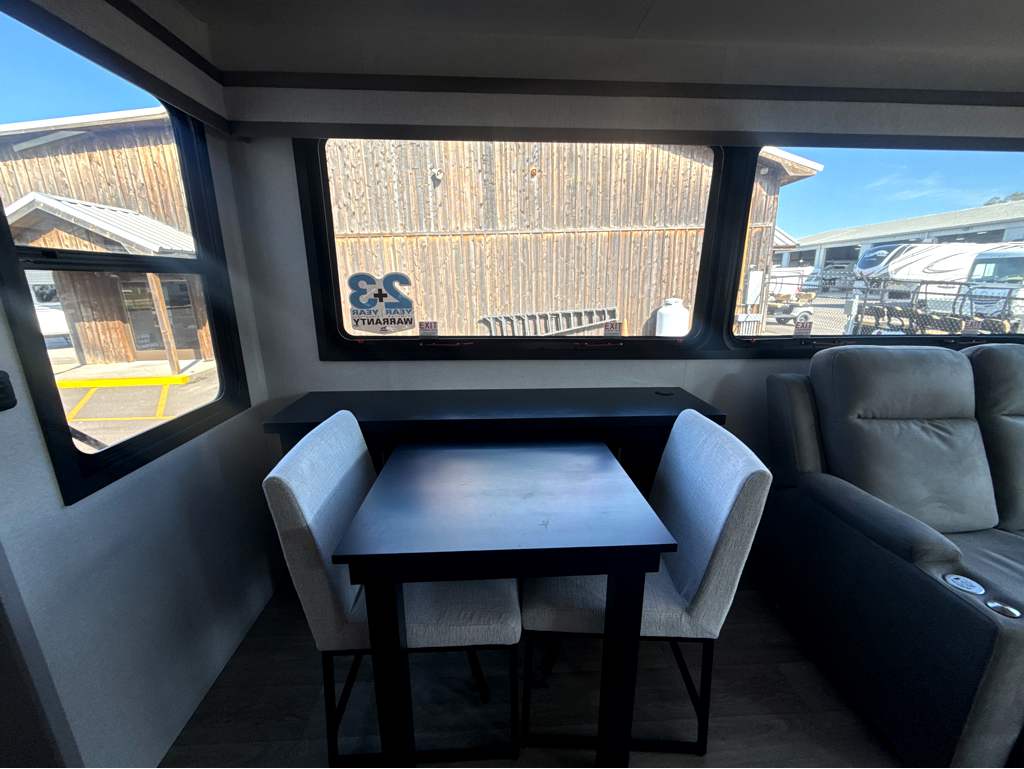 2027 JAYCO NORTH POINT 361RLBH - Image 10