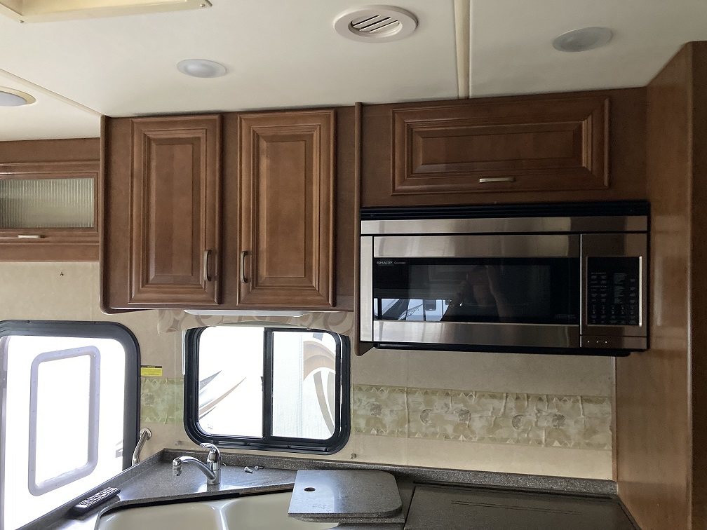 2012 Thor Motor Coach Challenger 32VS - Image 17