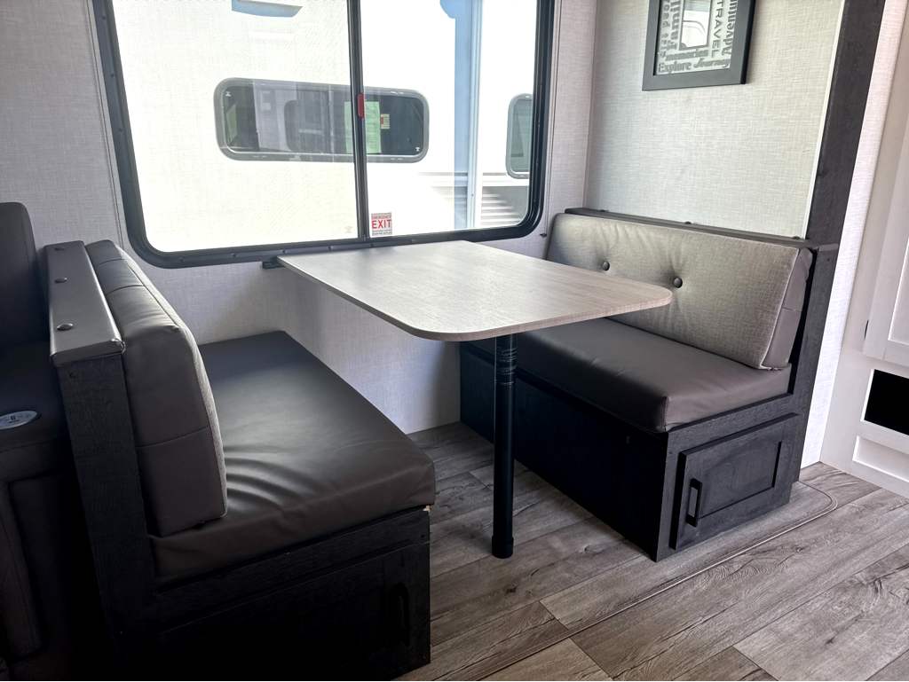 2025 VENTURE RV SIENNA 281VQB - Image 21
