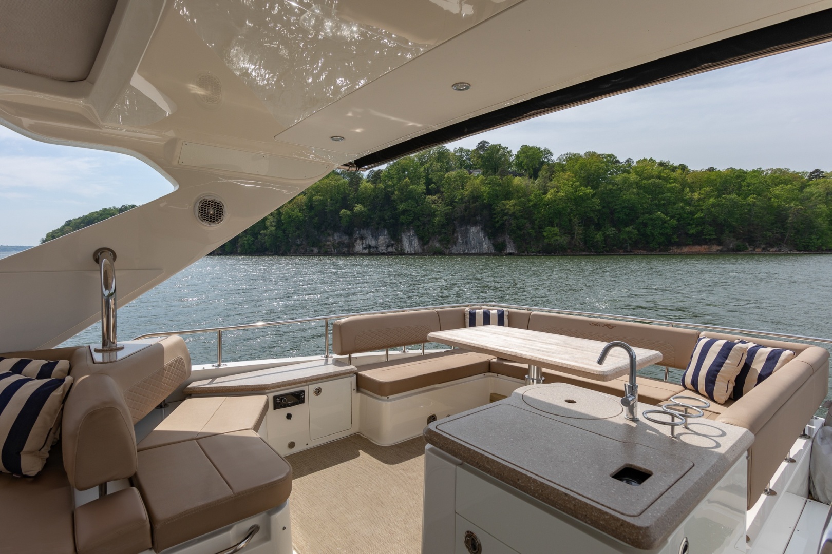 2018 Sea Ray L650 FLY - Image 42