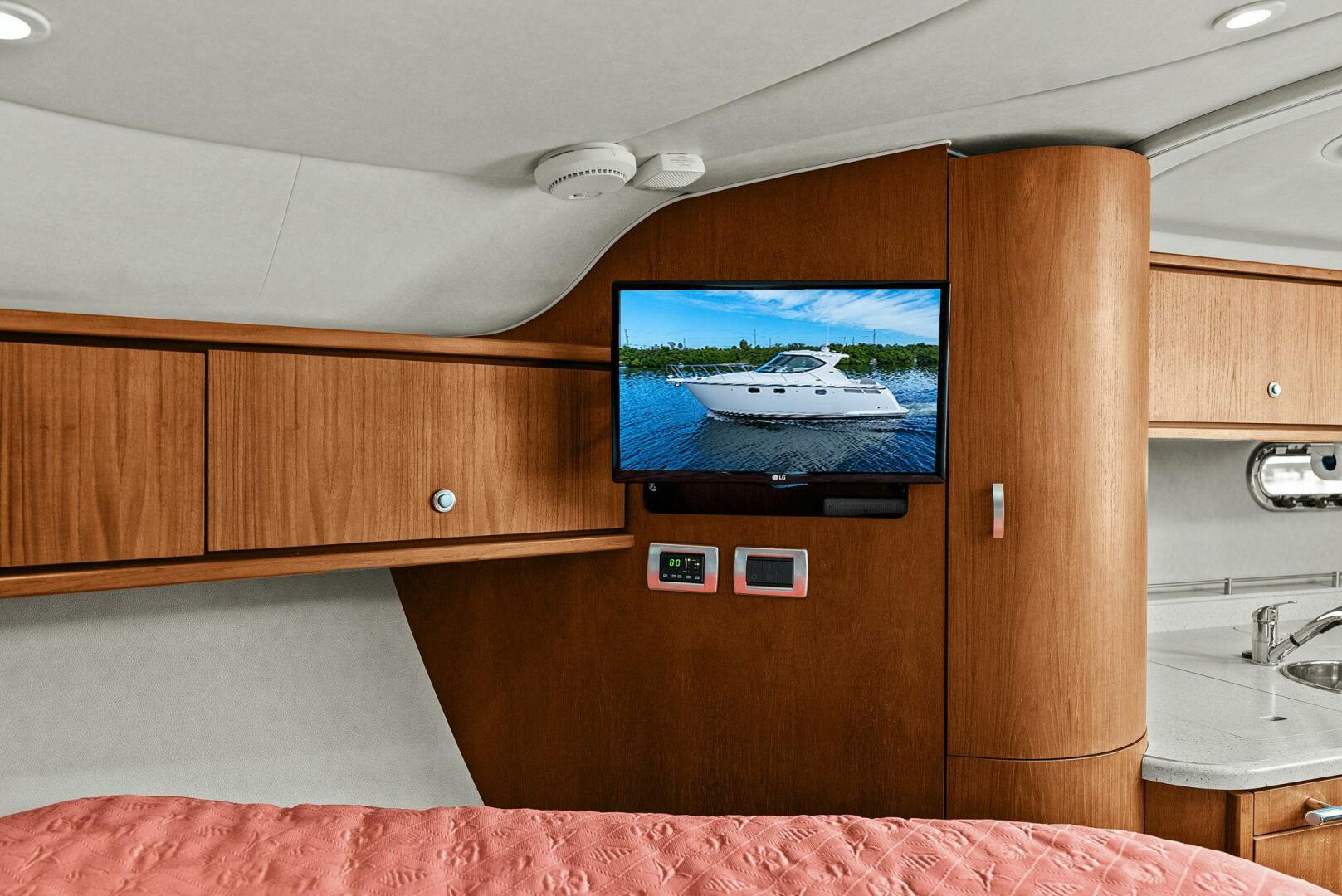 2008 Tiara Yachts 3500 Sovran - Image 12