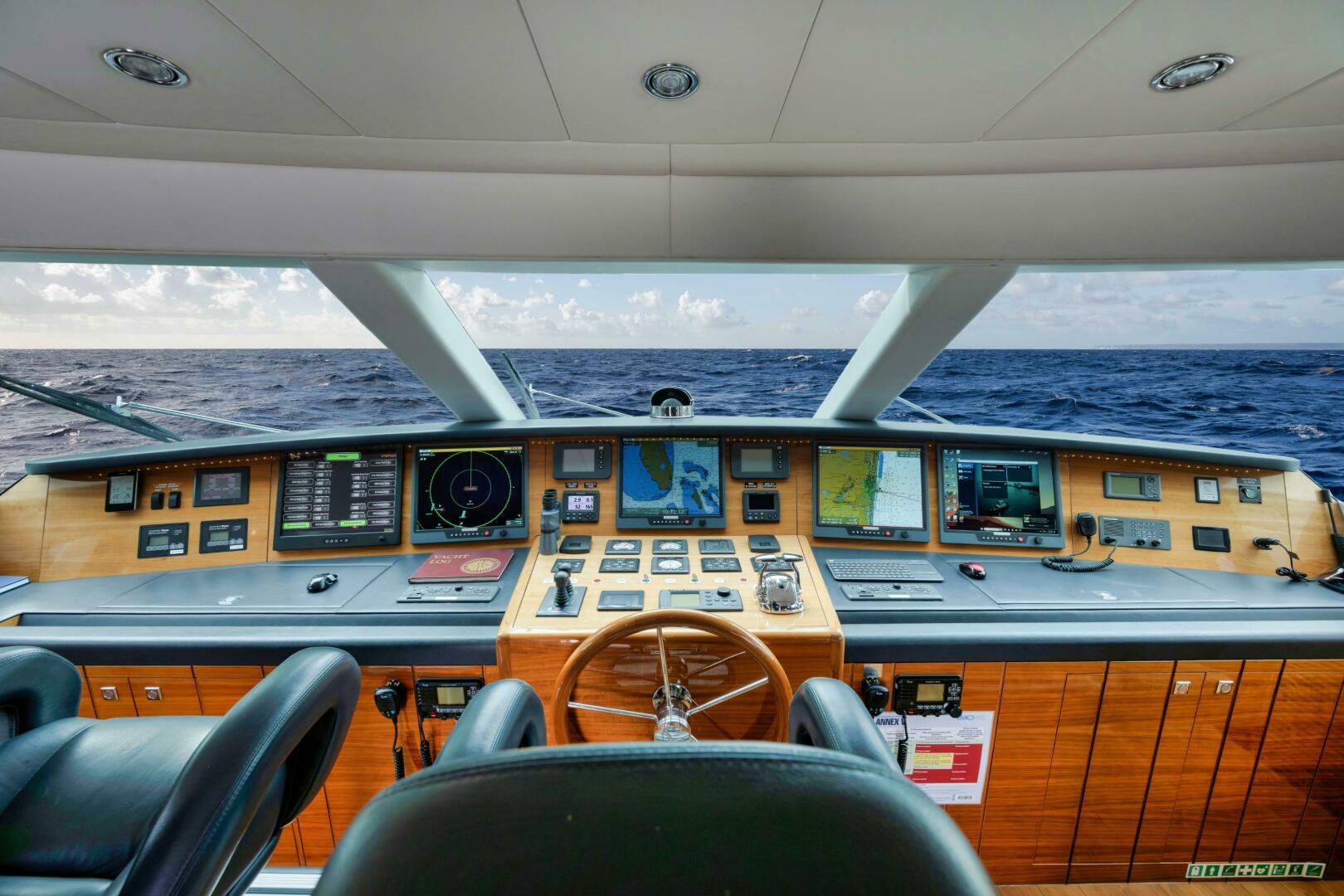 2012 Horizon P110 Tri-Deck - Image 29