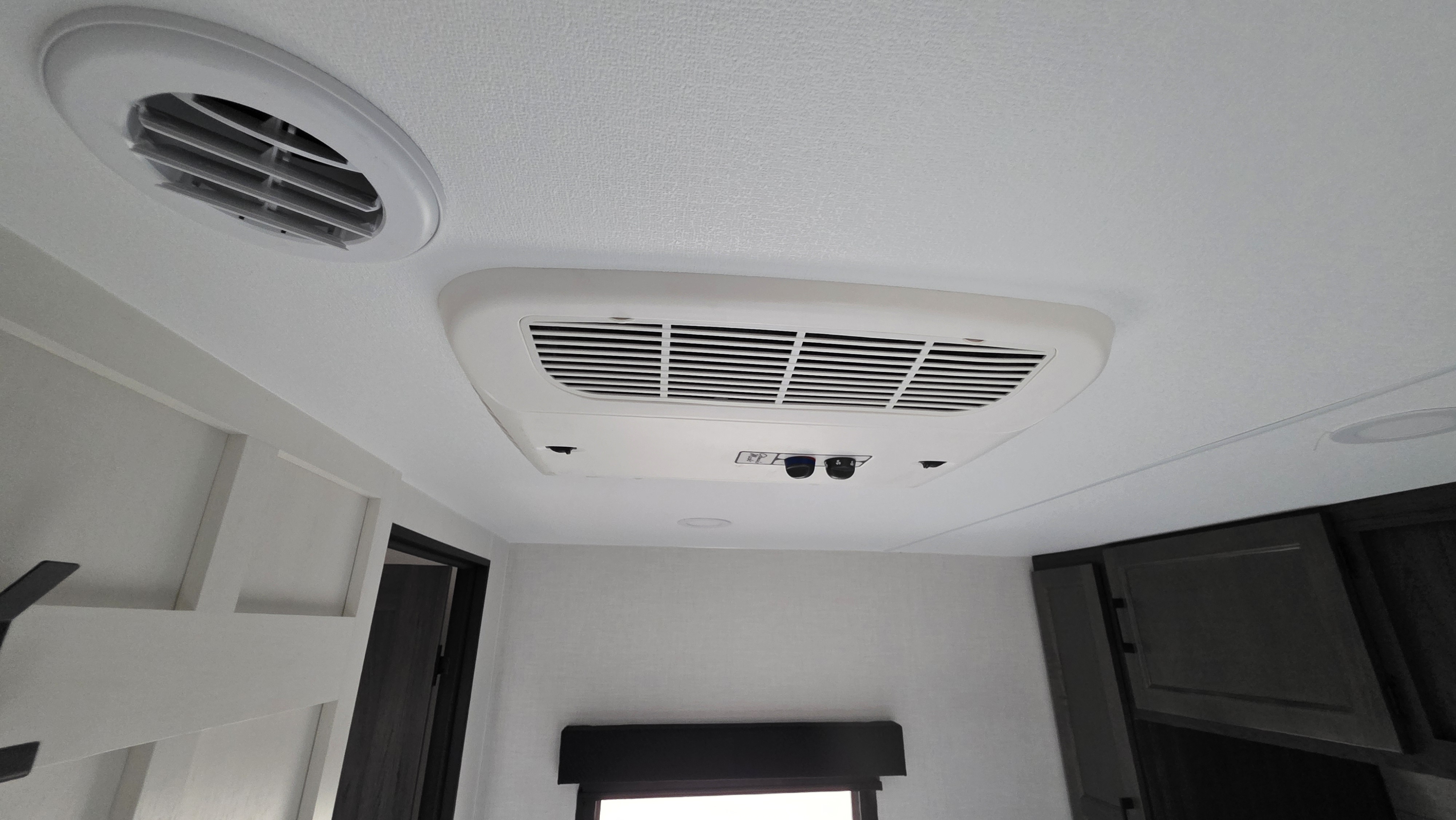2027 VENTURE RV STRATUS 281VBH - Image 26