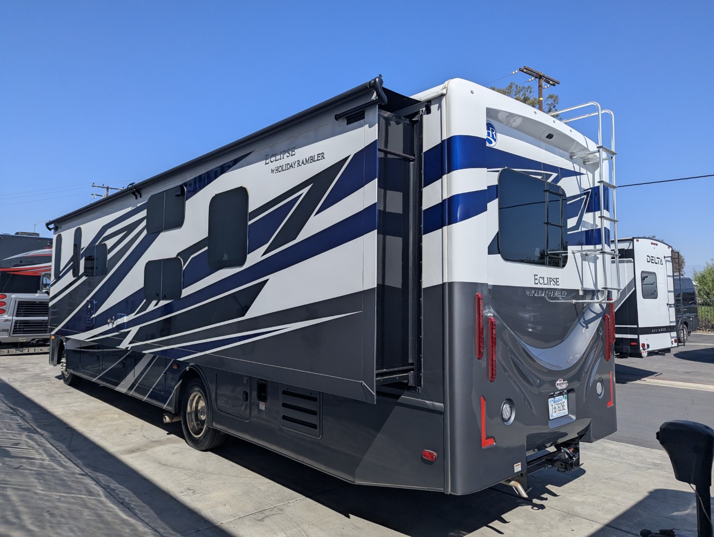 2024 Holiday Rambler Eclipse 34J - Image 4