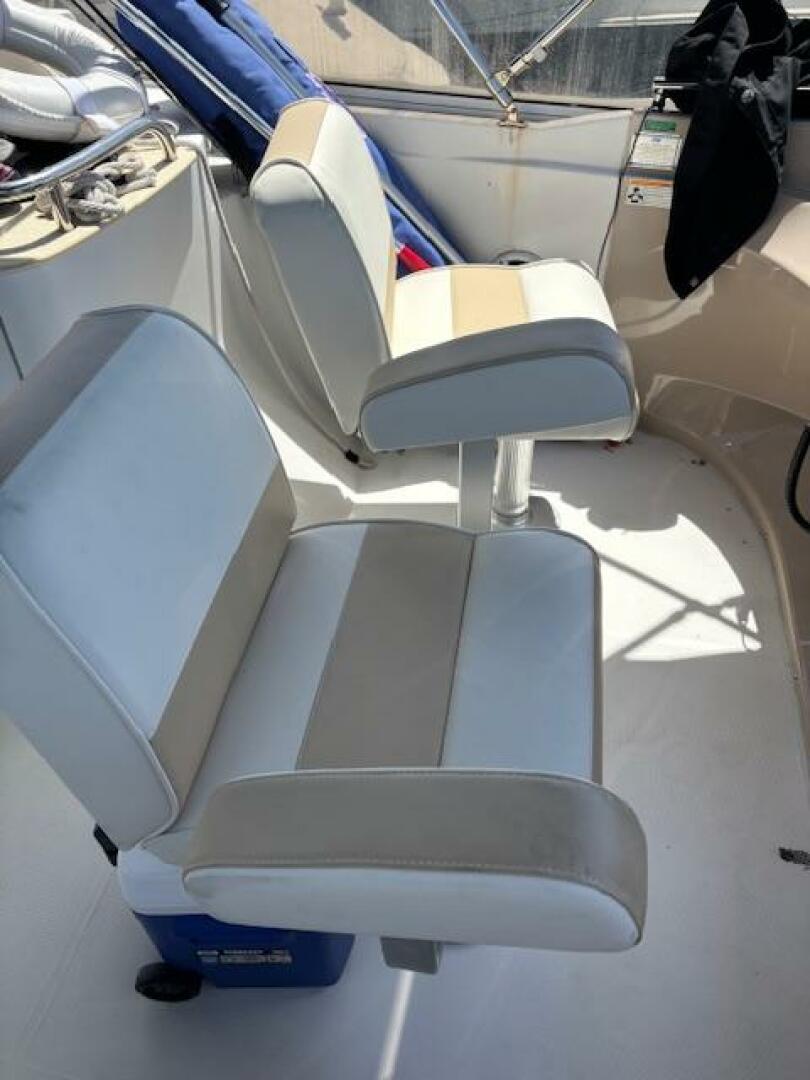 2006 Carver 43 Motor Yacht - Image 32
