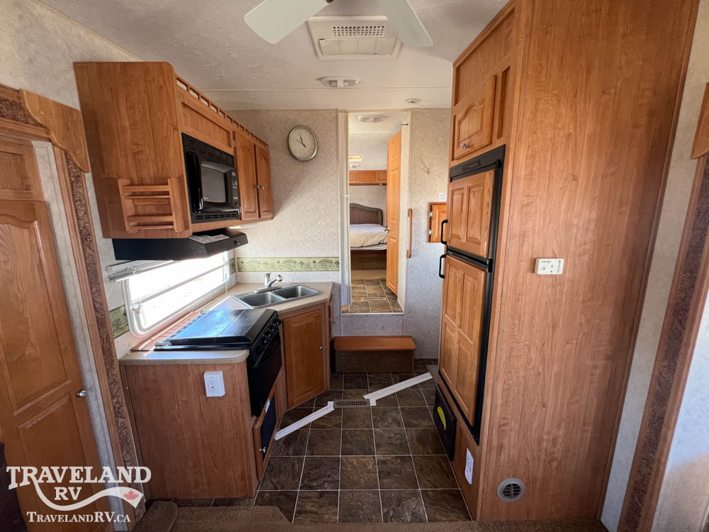 2009 Forest River Handyman Rockwood 8265SS - Image 4