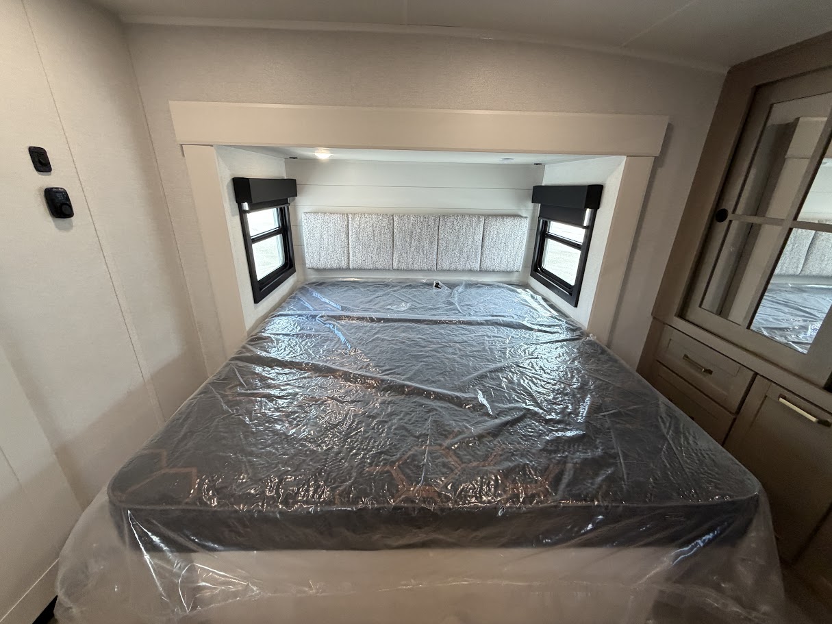 2027 JAYCO EAGLE 321RSTS - Image 41