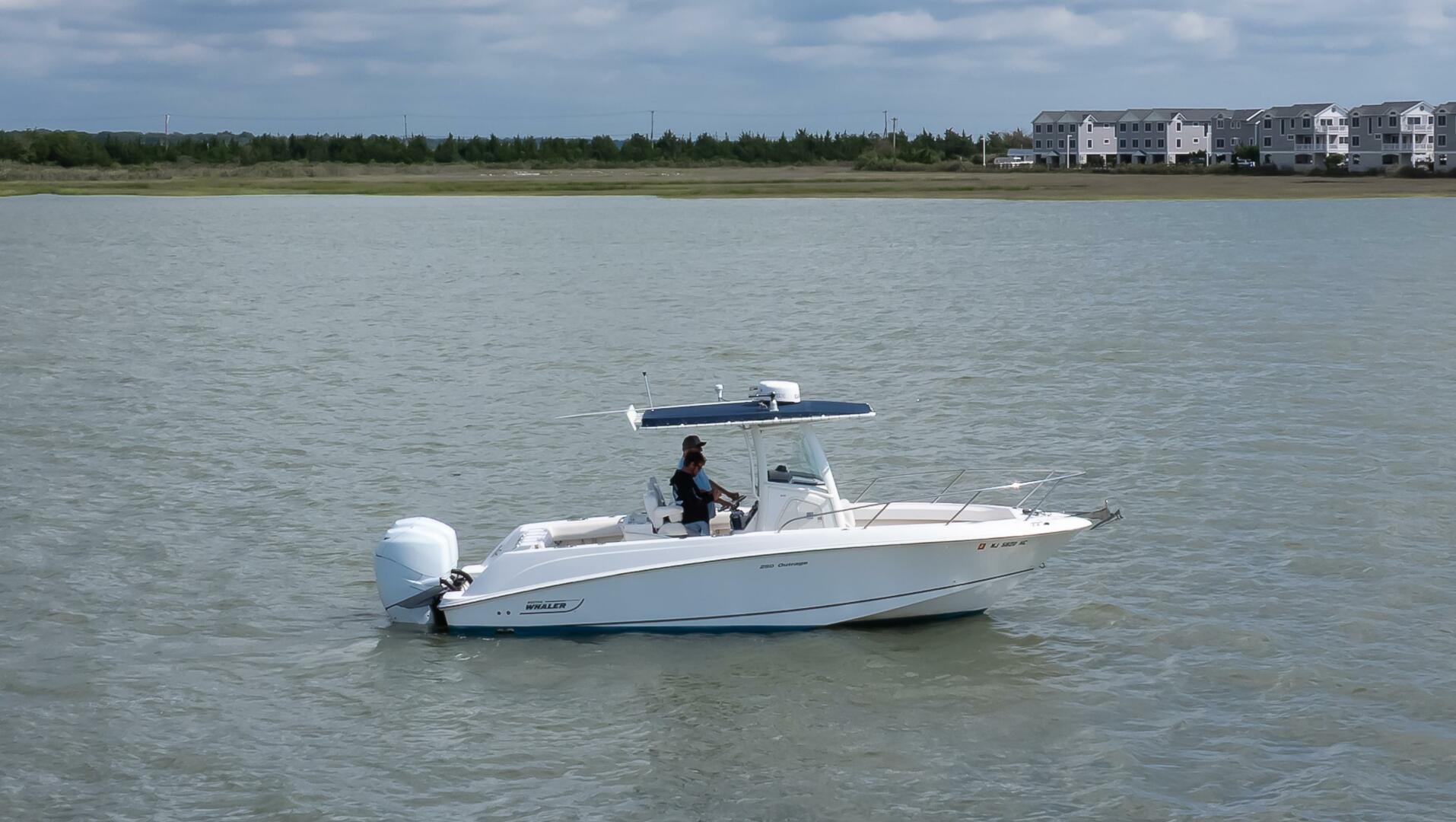 2010 Boston Whaler 250 Outrage - Image 17