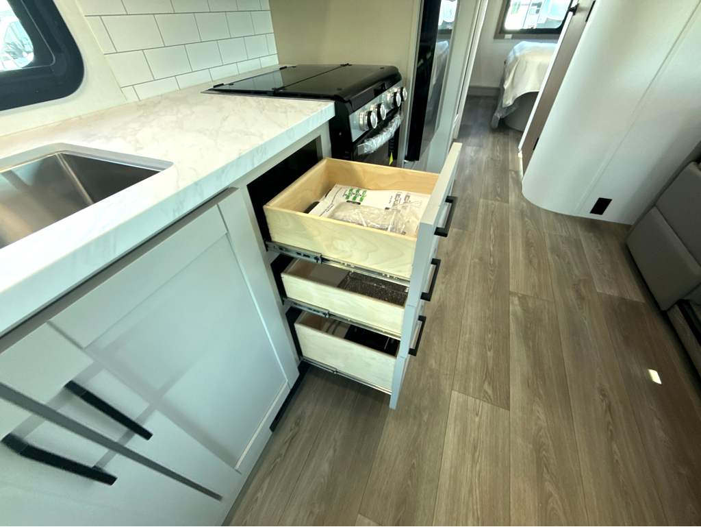 2027 JAYCO GREYHAWK 29MV - Image 21