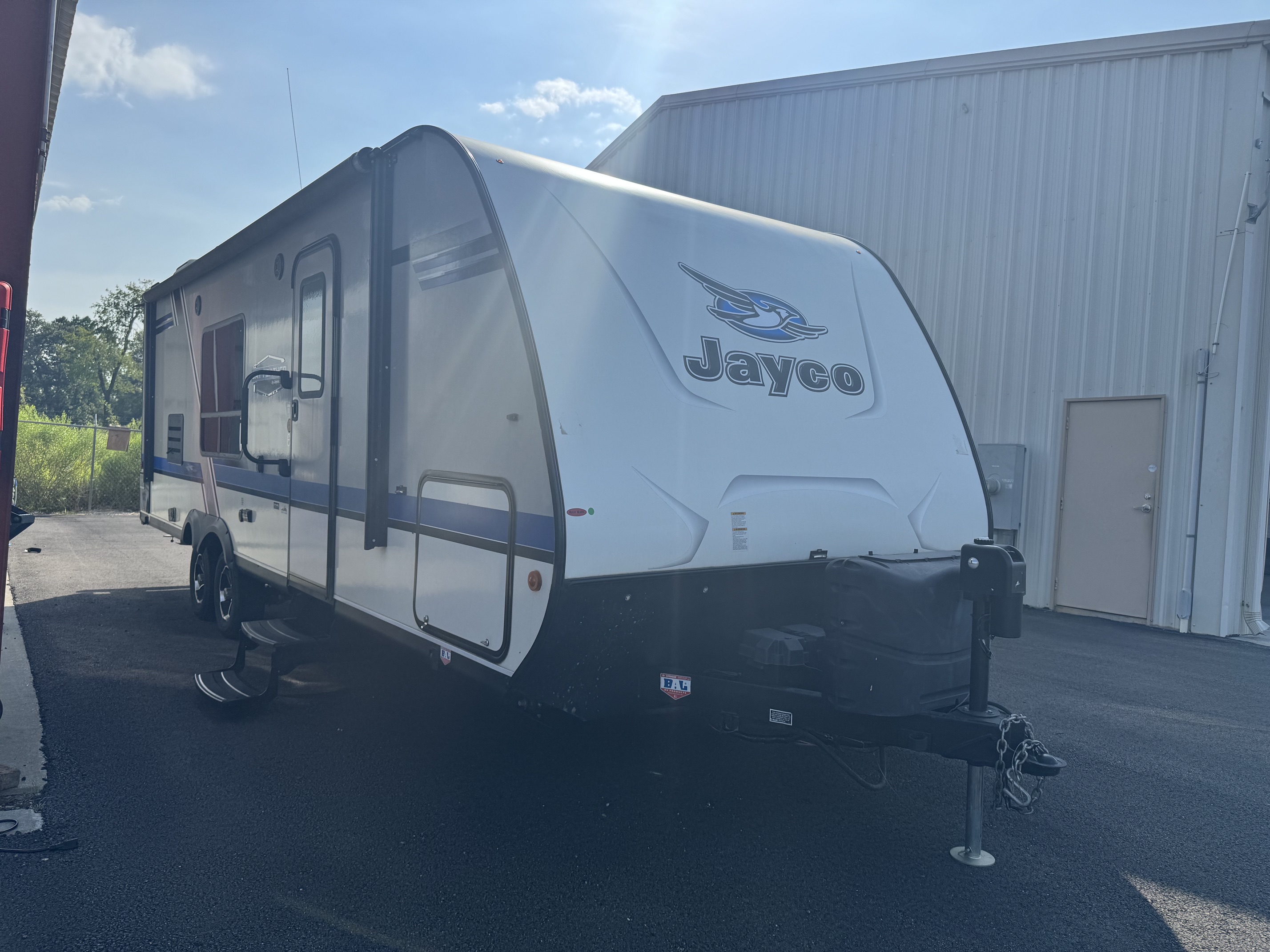 2019 JAYCO JAY FEATHER 23RB - Image 2