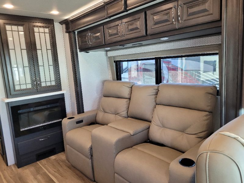 2026 Fleetwood Frontier 38RT - Image 11