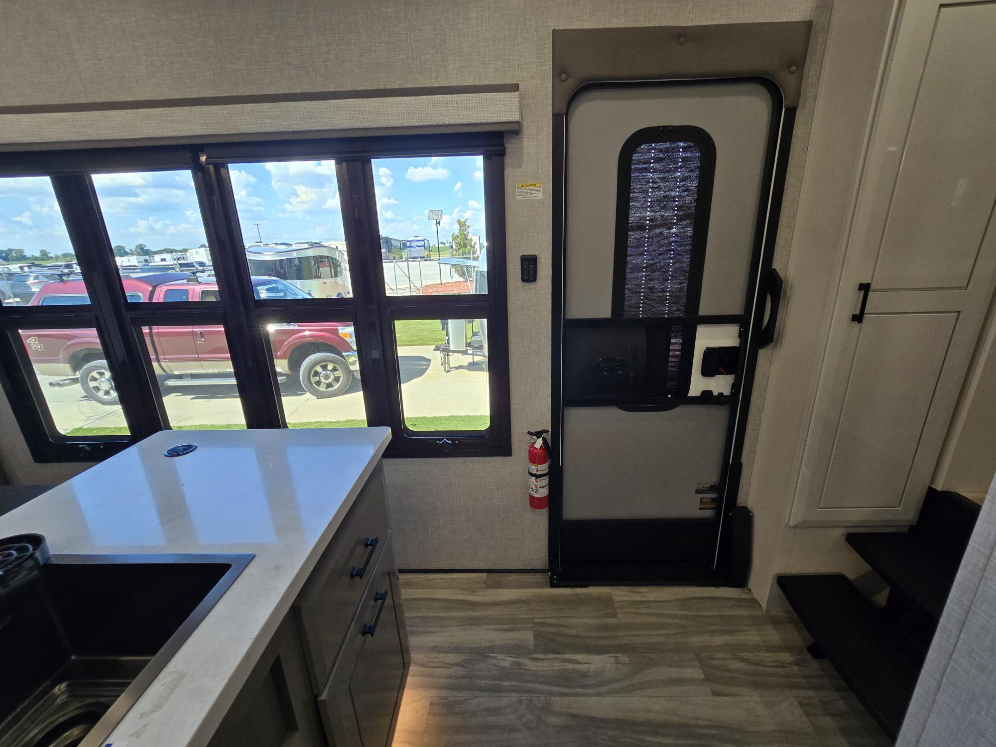 2025 JAYCO PINNACLE 38FLGS - Image 11