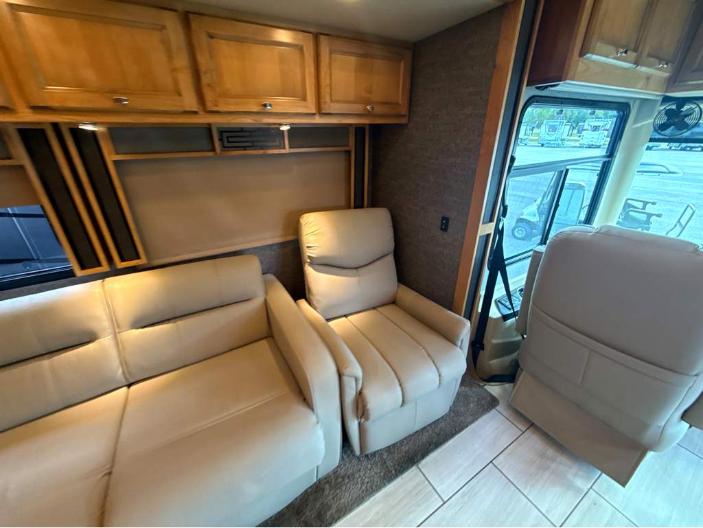 2021 TIFFIN ALLEGRO RED 33 AA - Image 17