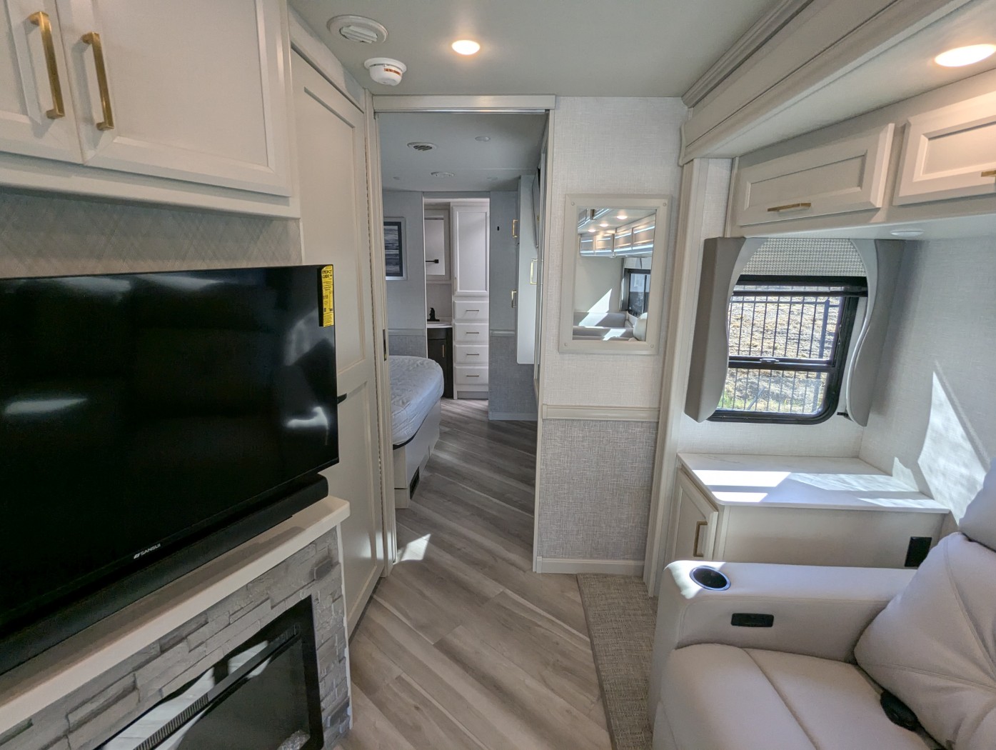 2026 Fleetwood Bounder 35K - Image 20
