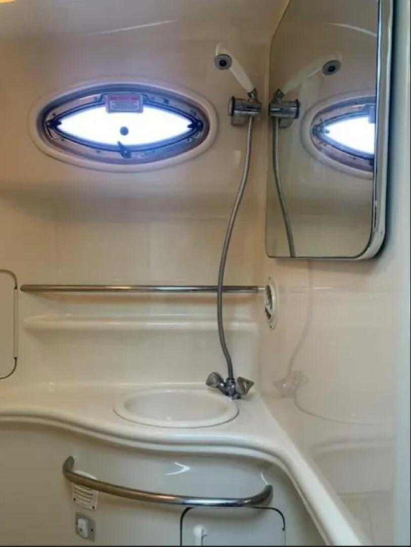 2002 Sea Ray Sundancer - Image 11