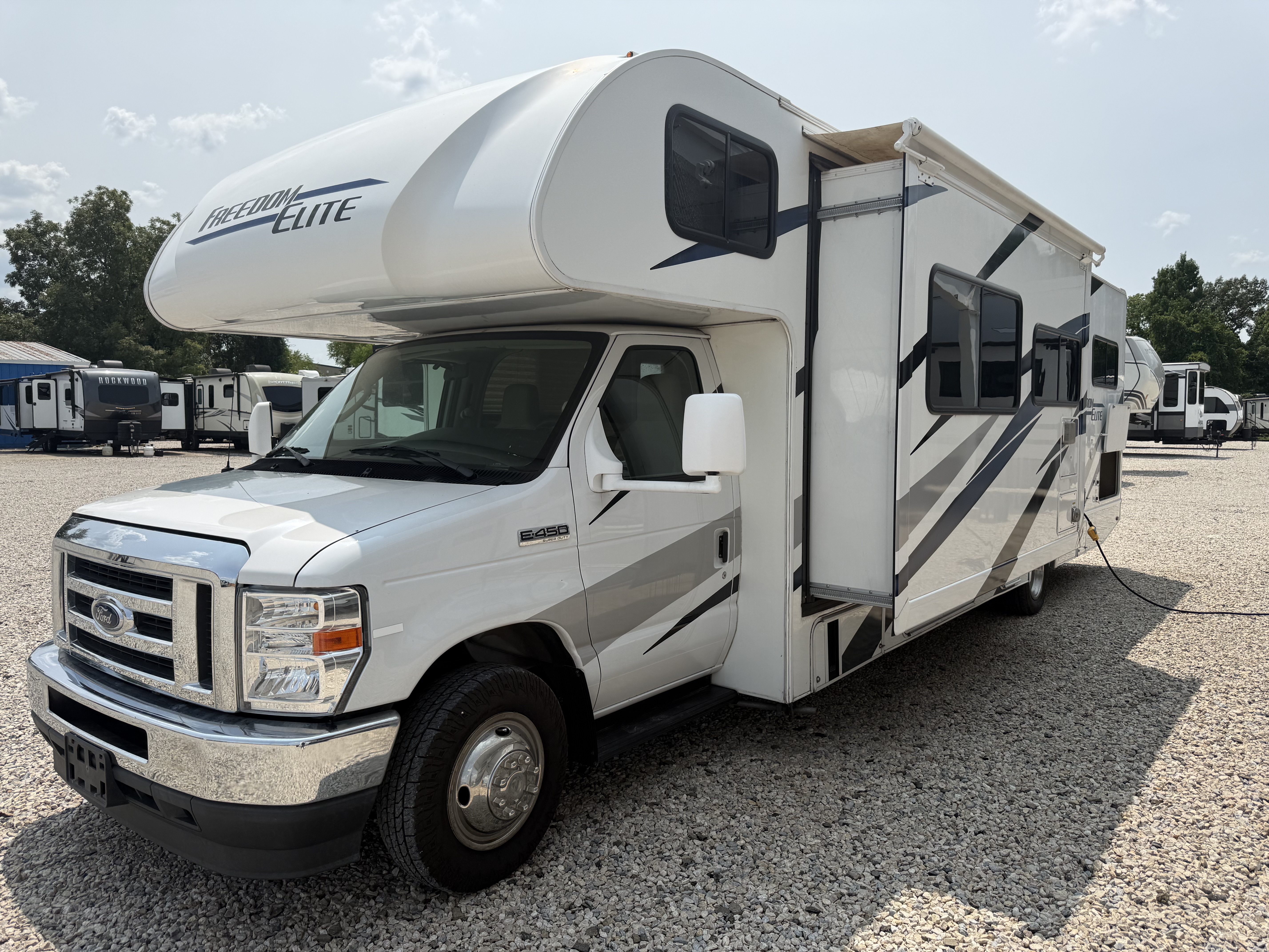 2021 Thor Motor Coach Freedom Elite 30FE - Image 3